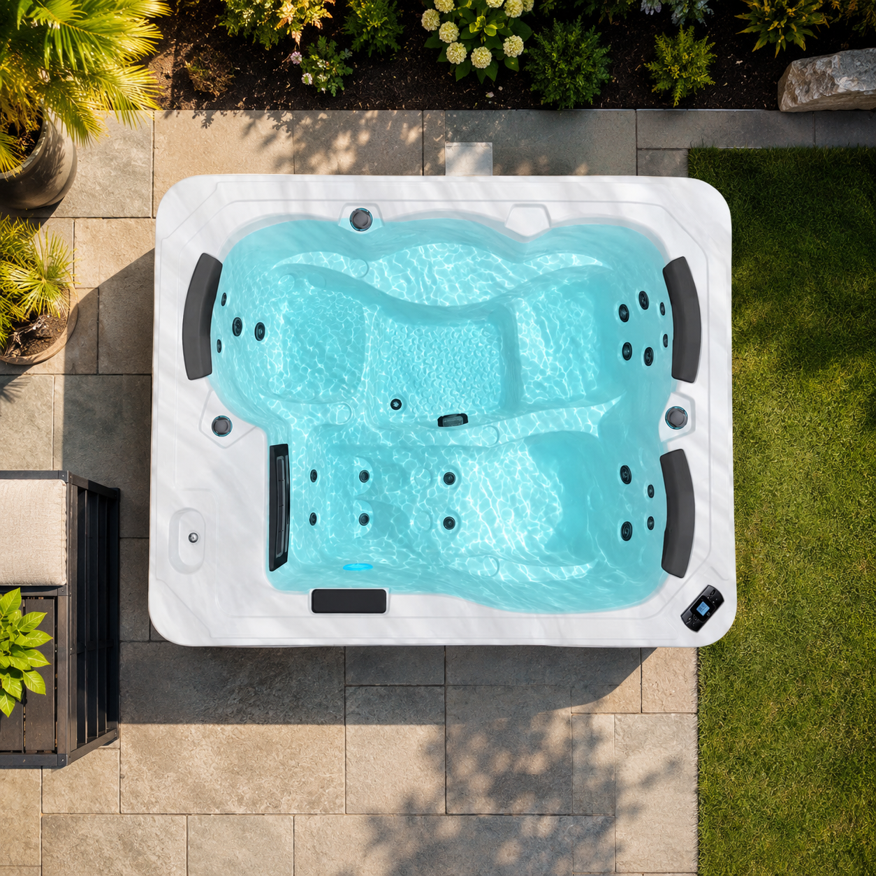 O347 Be Well Canada hot tub - overhead view